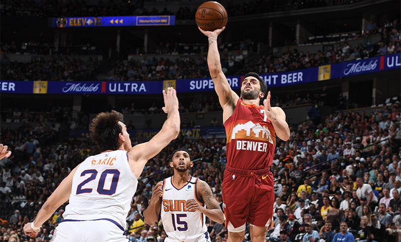 Phoenix Suns barrió con contundencia a Denver Nuggets a pesar del esfuerzo de Campazzo