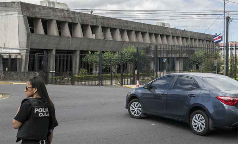 Costa Rica: allanaron la Casa Presidencial y detuvieron a empresarios