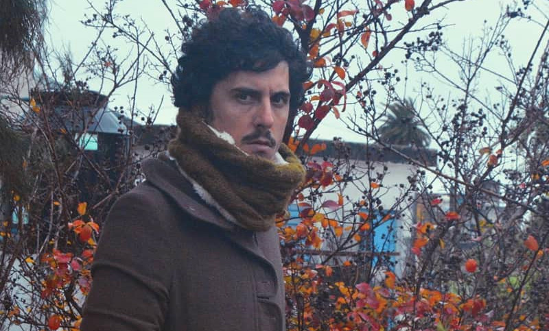Julián Rossi presentó “Afuera”, su nuevo single adelanto de disco