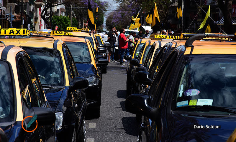 Taxistas piden una actualización de un 30% en las tarifas