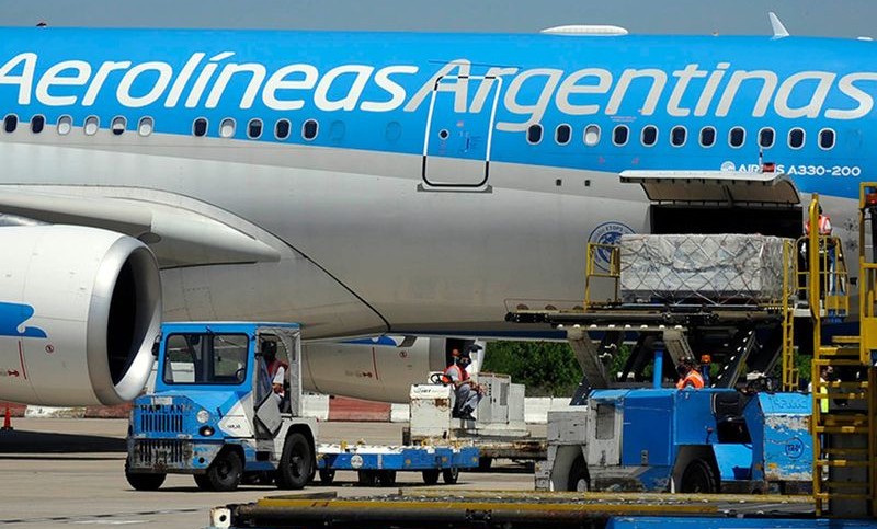 Llegó un vuelo con casi 800 mil vacunas de China