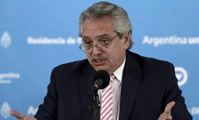 Fernández anuncia ampliación de becas para estudiantes universitarios de carreras estratégicas