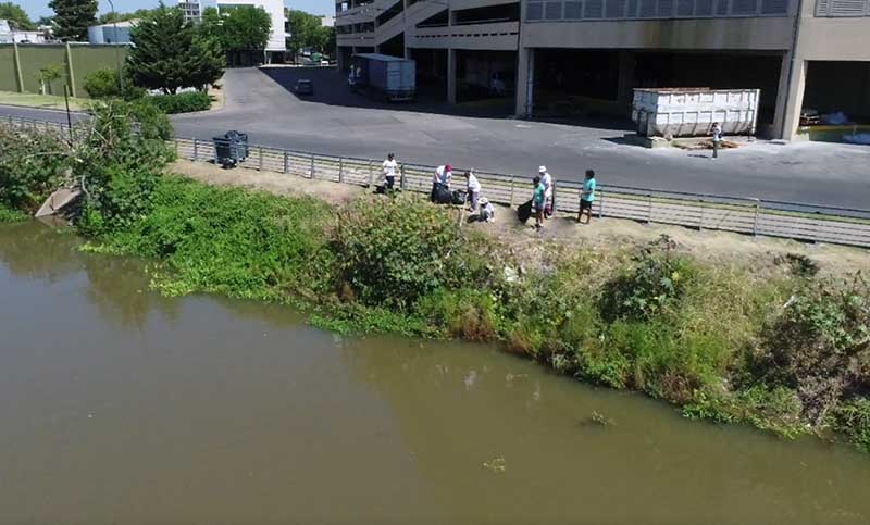 Convocan a participar de una jornada de limpieza del río Paraná y sus costas