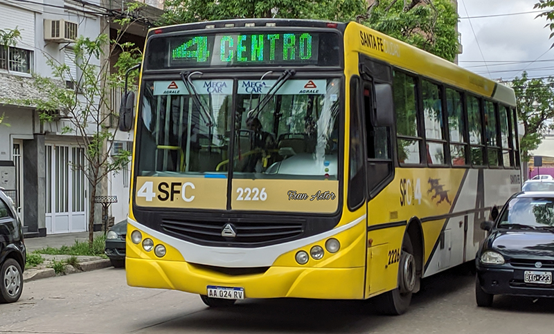 Choferes de colectivos de Santa Fe levantaron el paro tras acuerdo por salarios