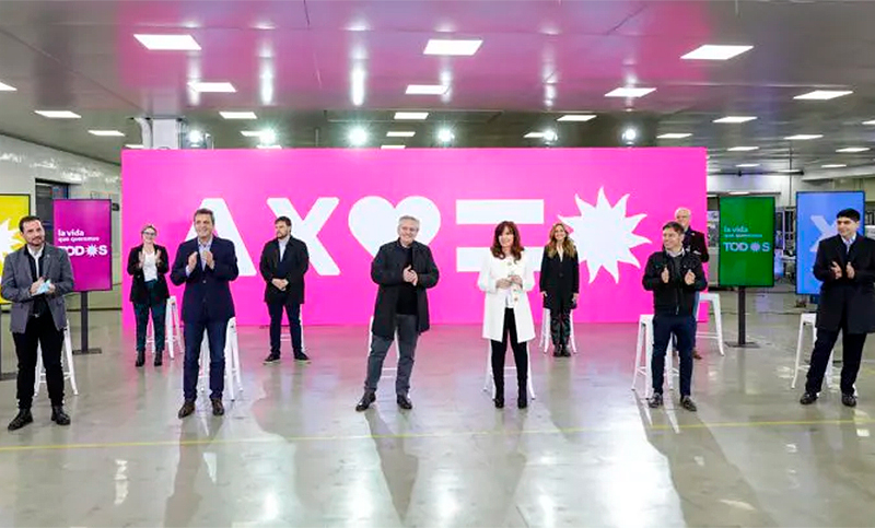 Alberto, Cristina y Massa presentaron a los precandidatos del Frente de Todos