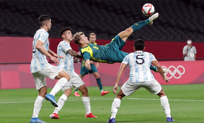 Argentina jugó mal y perdió con Australia en su debut olímpico
