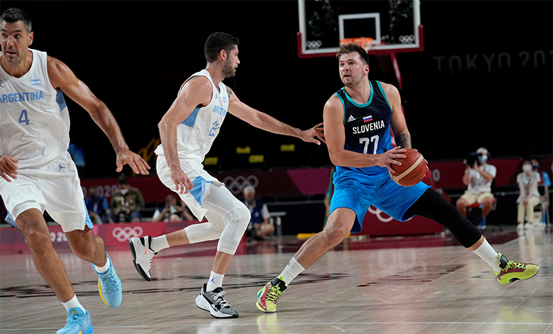 Argentina bailó al ritmo de Doncic y sufrió una dura derrota en el debut del básquet