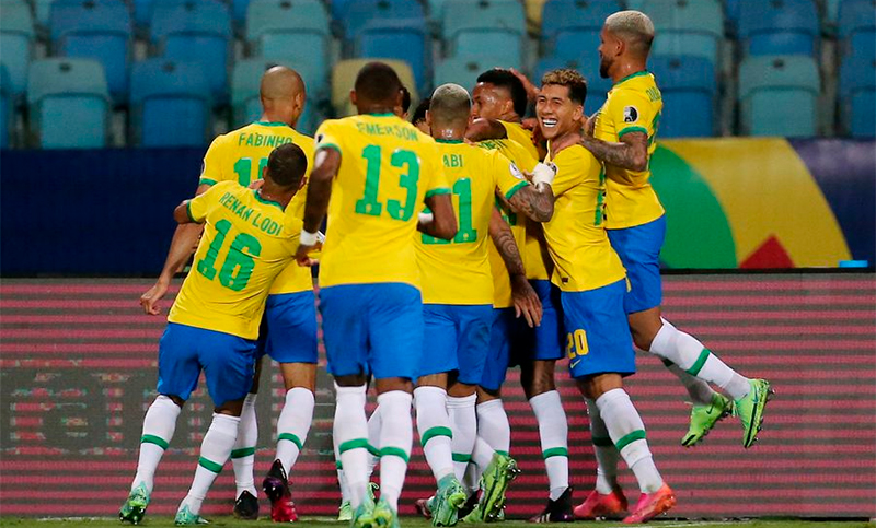 Brasil se cruza hoy con Chile, su primera amenaza rumbo al bicampeonato