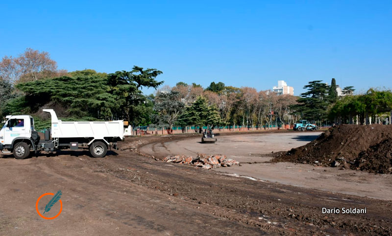 Avanzan obras de reconversión del viejo espejo de agua del Mercado del Patio en playón recreativo