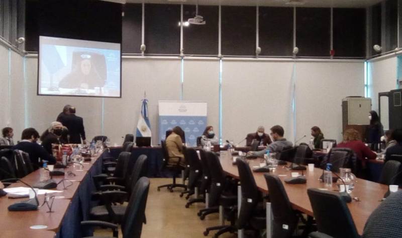 El proyecto de etiquetado frontal de alimentos obtuvo dictamen en plenario de comisiones
