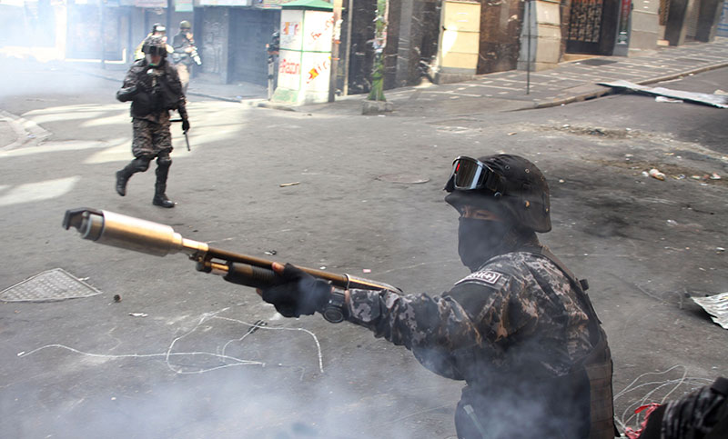 Envío de armas a Bolivia: habilitan la feria judicial para investigar a Macri