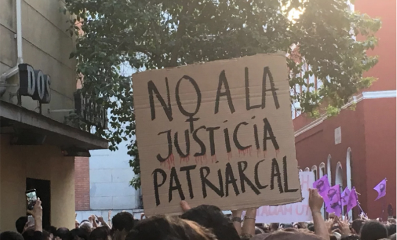 “Quieren mandar a mi hija a Francia a vivir con su abusador y mi agresor”