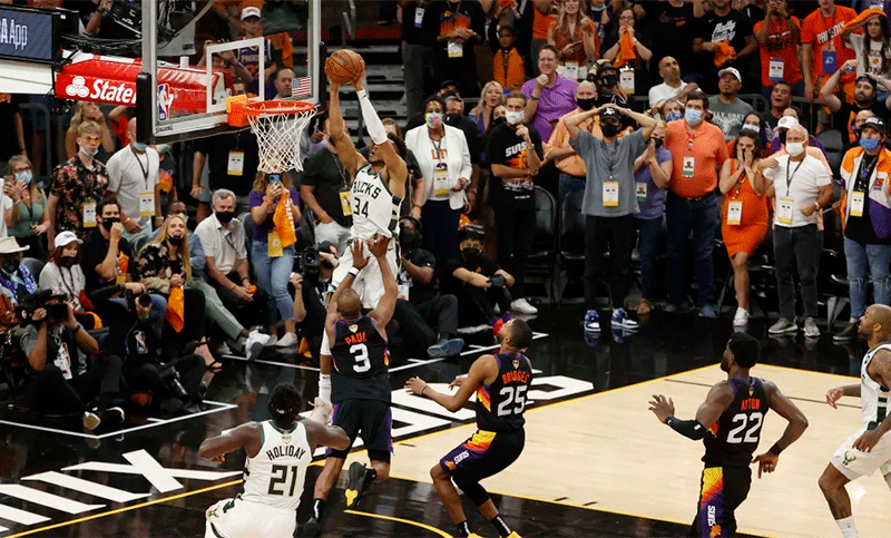NBA: Milwaukee va por el título de campeón, pero Phoenix quiere Juego 7