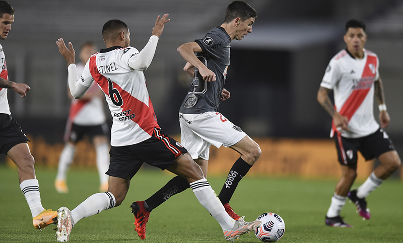 River no pudo con Mineiro en casa y se le complica la clasificación