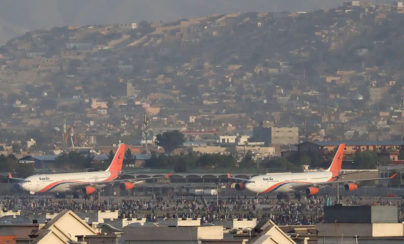 Nuevo ataque al aeropuerto de Kabul, controlado en gran parte por talibanes