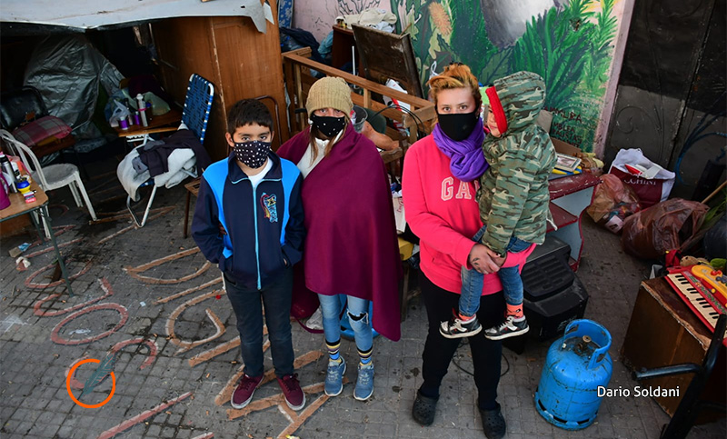 Familias desalojadas de barrio La Sexta exigen respuesta estatal para conseguir un techo