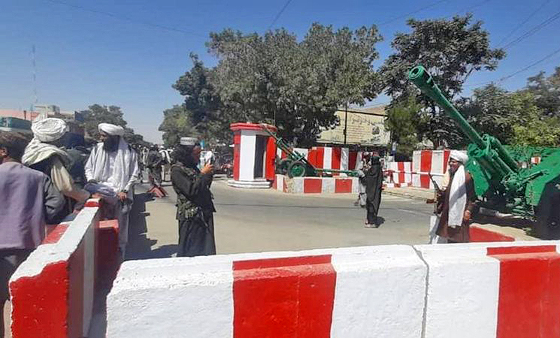 Los talibanes conquistan la estratégica ciudad de Ghazni, a 150 kilómetros al suroeste de Kabul