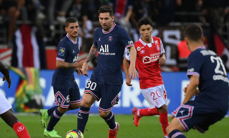 Messi hizo su debut triunfal en Paris Saint Germain