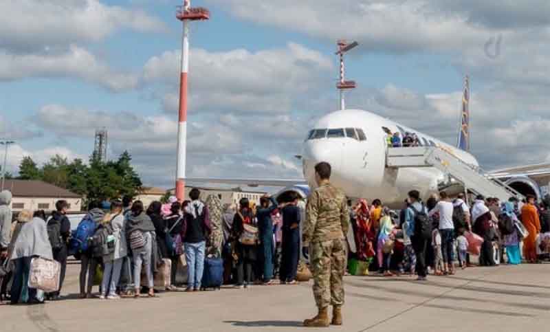 Aceleran evacuaciones de Afganistán y EEUU ataca a ISIS en represalia por el ataque a sus tropas