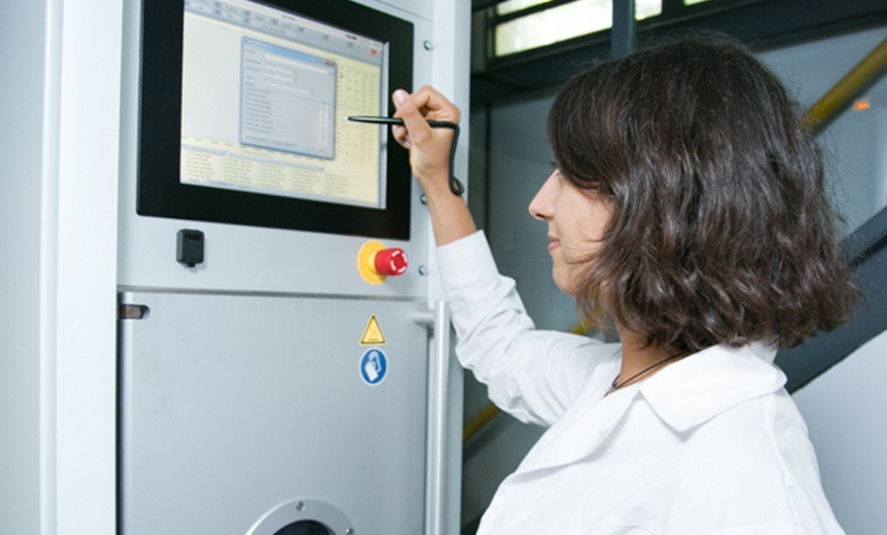 Las mujeres ocupan menos del 25% del empleo en Ciencia y Tecnología en la Argentina