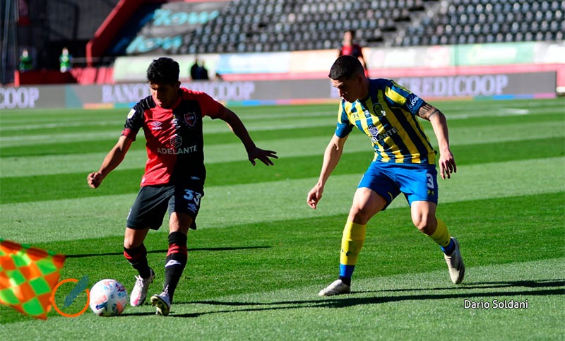 Comba y Aguerre fueron los puntos altos de un Newell’s cambiante, que pudo haber dado más