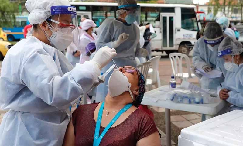 Las personas no vacunadas tienen el doble de posibilidades de volver a contraer coronavirus