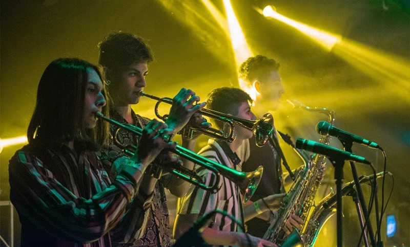 Con un ciclo de funk, reabre la terraza de la cúpula de la Plataforma Lavardén