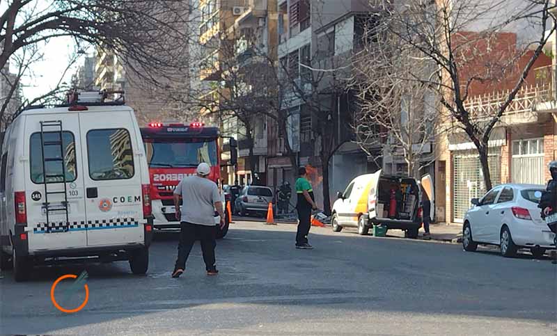 Pánico en el macrocentro de Rosario: tres horas de fuego tras escape de gas