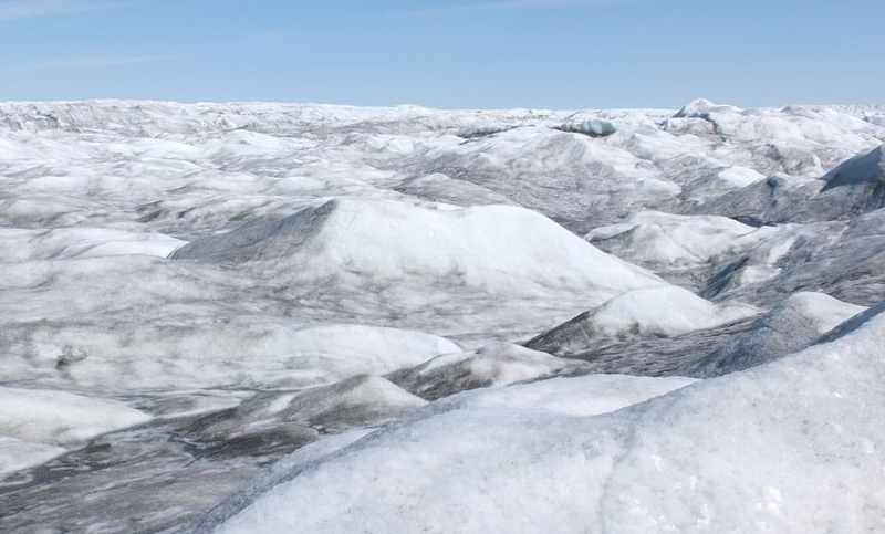 Una lluvia inédita en la cumbre del glaciar en Groenlandia alerta por el calentamiento global