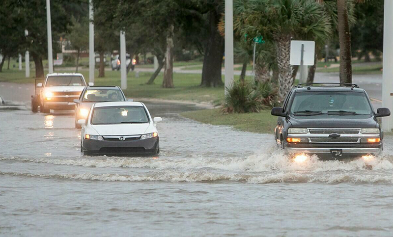 Miles de estadounidenses evacuados por la llegada del huracán Ida