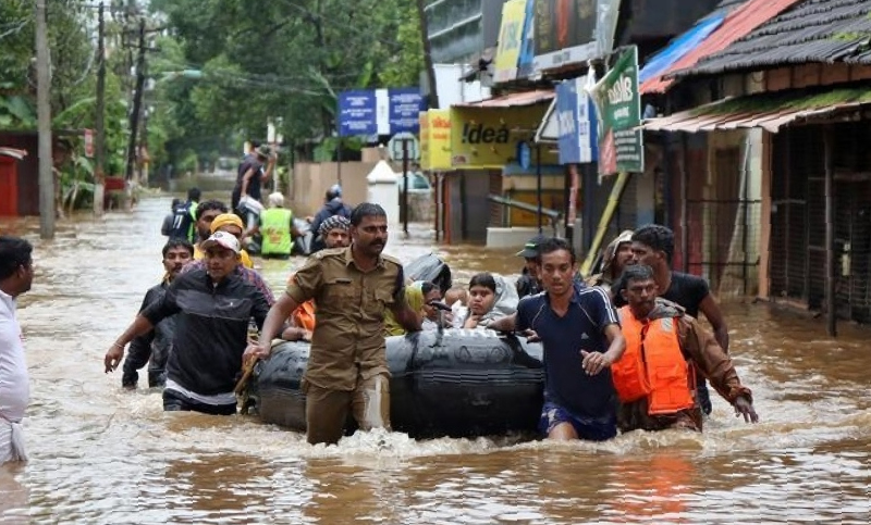 Lluvias monzónicas causan 16 nuevas muertes y miles de evacuados en India