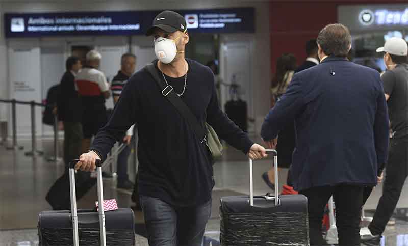 Exceptúan de cumplir la cuarentena a los argentinos residentes que viajaron por trabajo al exterior