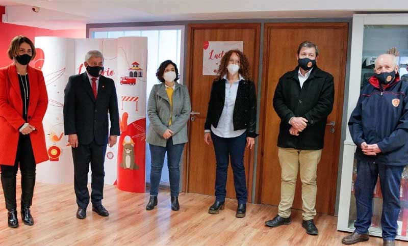 Inauguran el primer lactario del país para bomberas voluntarias