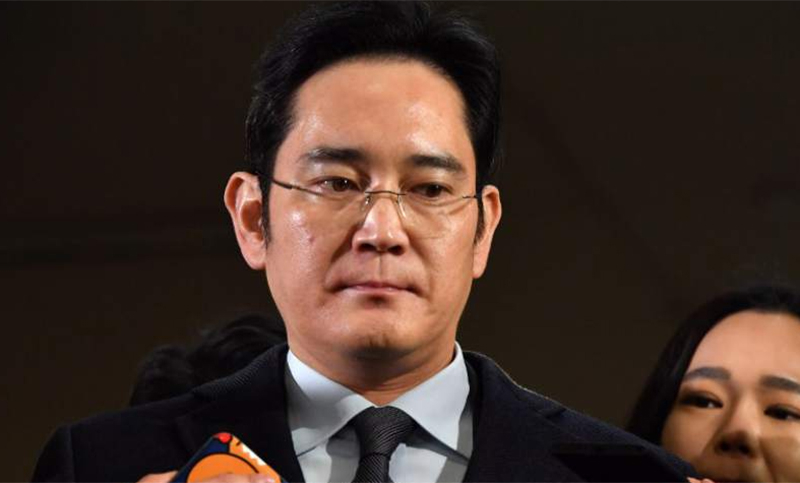 Con perdón presidencial, liberan en Corea del Sur al heredero de Samsung, condenado por corrupción