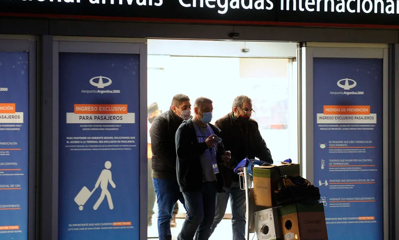 Estudian autorizar el ingreso al país de turistas extranjeros con dos dosis de vacunas