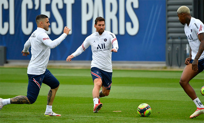 Messi volvió a París para encarar la semana de su posible debut