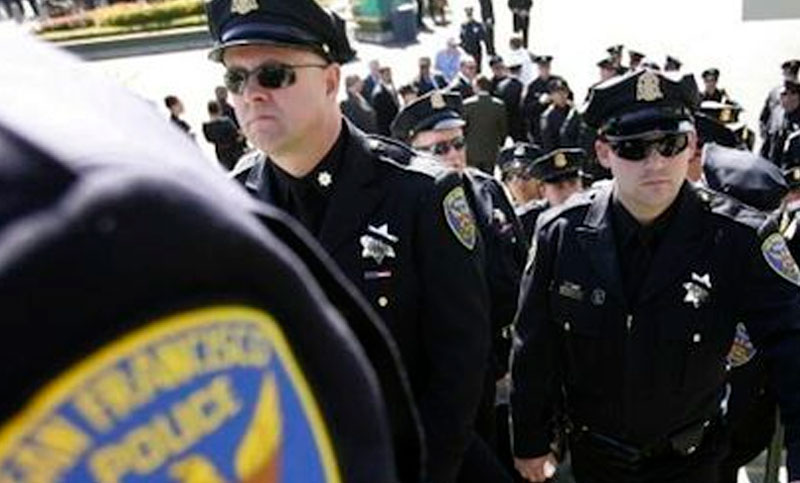 Policías de San Francisco advierten que habrá cientos de renuncias si los obligan a vacunarse