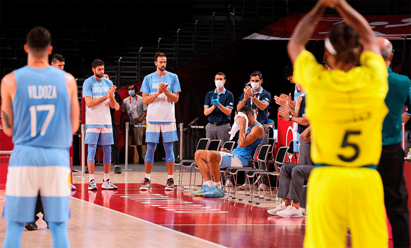 Luis Scola se llevó todos los aplausos en su despedida con la selección argentina