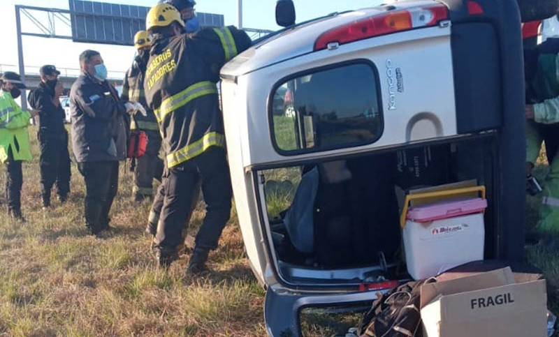 ¿Experiencia religiosa?: una monja salió ilesa tras volcar con un utilitario en San Lorenzo