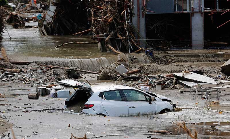 Después del fuego, inundaciones devastan provincias turcas y hay decenas de muertos
