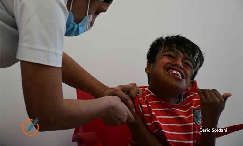 Comenzó la vacunación de segundas dosis para adolescentes con factores de riesgo