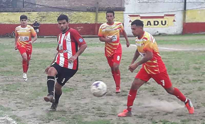 Defensores Unidos tuvo un primer tiempo ideal y goleó a Americana