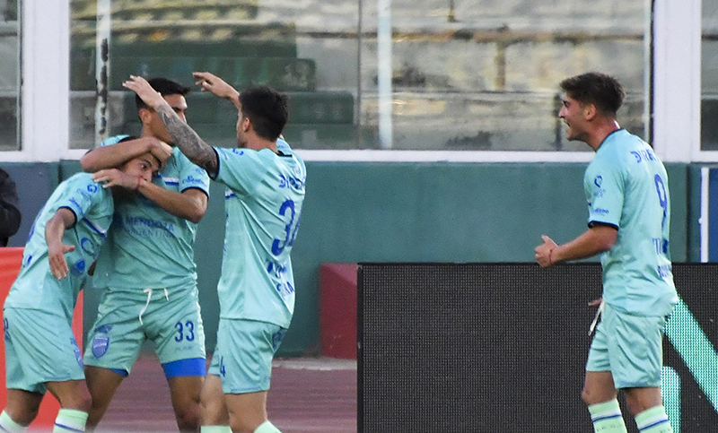 Godoy Cruz eliminó a Racing por penales y se clasificó a cuartos de la Copa Argentina