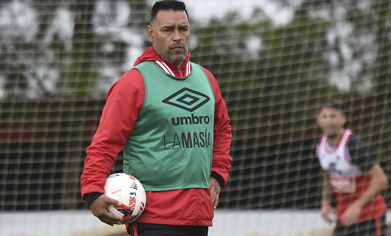 Gamboa: «Tenemos que ser muy inteligentes en no cometer errores en la tenencia de pelota»
