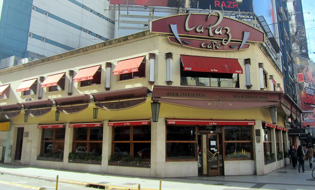 Cerró el mítico bar porteño La Paz, escenario de «11 y 6»