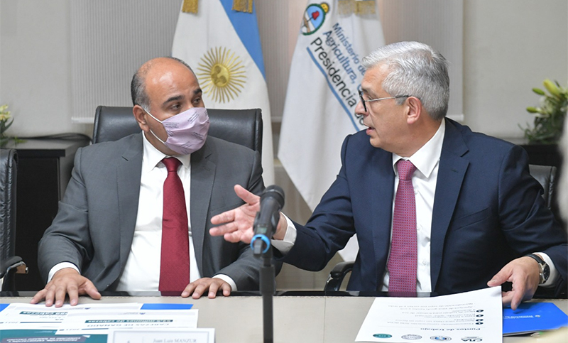 Manzur celebró la liberación de las exportaciones de carne y aseguró que la medida «cuida el empleo»
