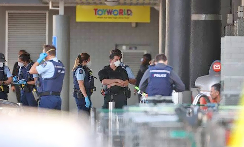 Un simpatizante de ISIS hiere a seis personas antes de ser abatido en Nueva Zelanda