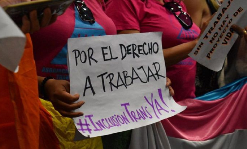 Reglamentaron la ley de promoción laboral de personas travestis, transexuales y transgéneros