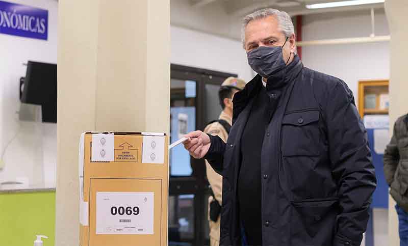 El presidente salió de Olivos y votó en la Universidad Católica Argentina
