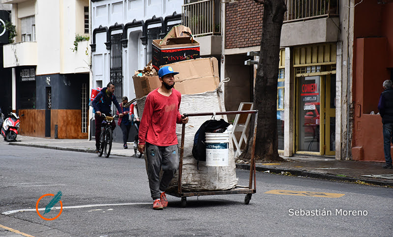 La necesidad de trabajo urge en las periferias de Rosario: eslóganes vacíos y plan «utopía»